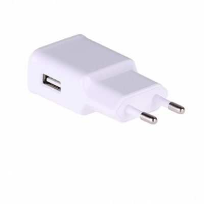 Akyga Ładowarka sieciowa AK-CH-11 240V 5V/2.4A 9V/1.67A 12V/1.25A QC3.0 USB biała AK-CH-11